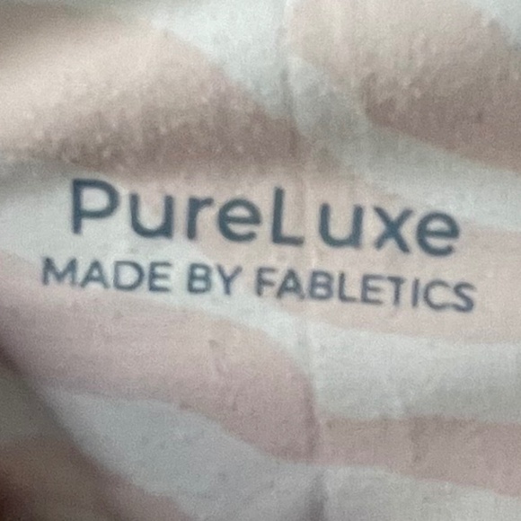 Fabletics light pink leopard work out leggings - Picture 3 of 4